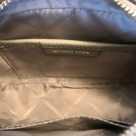 NWT authentic Michael Kors belt bag crossbody - Picture 4 of 4